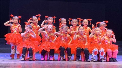 璀璨廣宇夢，相約社區情——記迎新年文藝匯演盛況